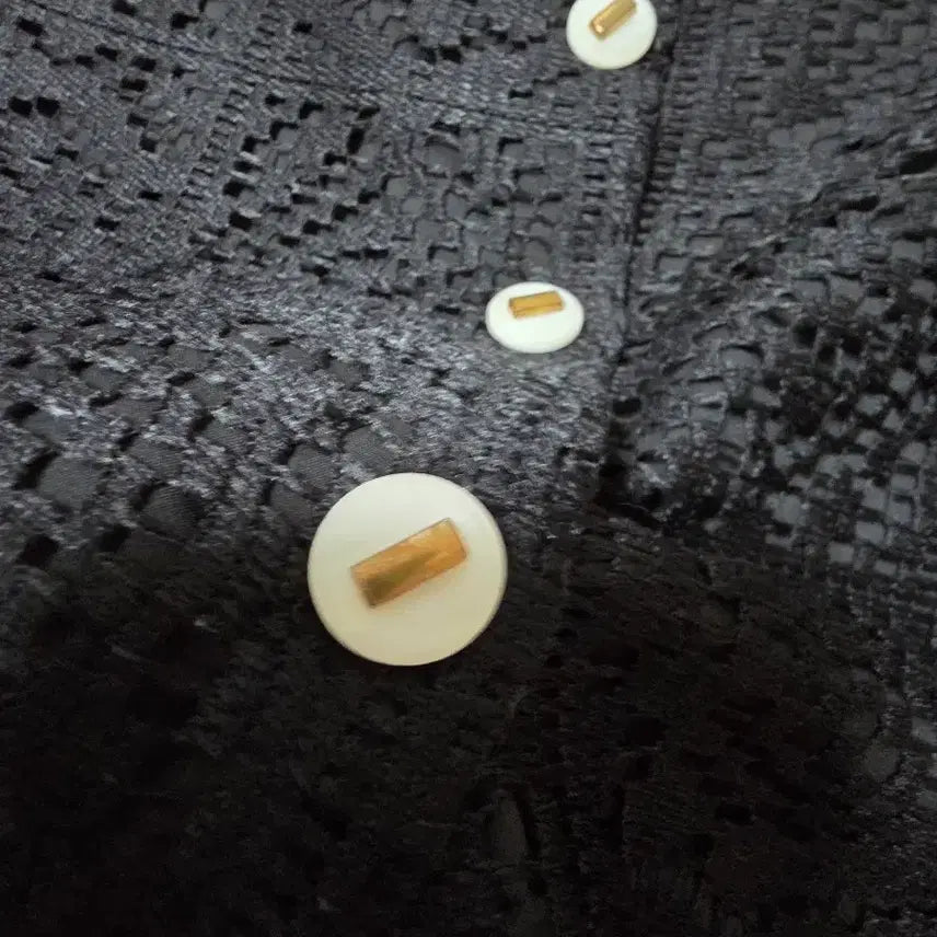 [BUNJANG] SEVGI Lace Blouse Black / SEVGI 레이스 반팔 블라우스 블랙