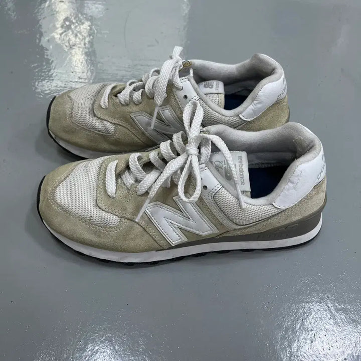[BUNJANG] New Balance 574 Sneakers / 240 뉴발란스 574 스니커즈 0304M