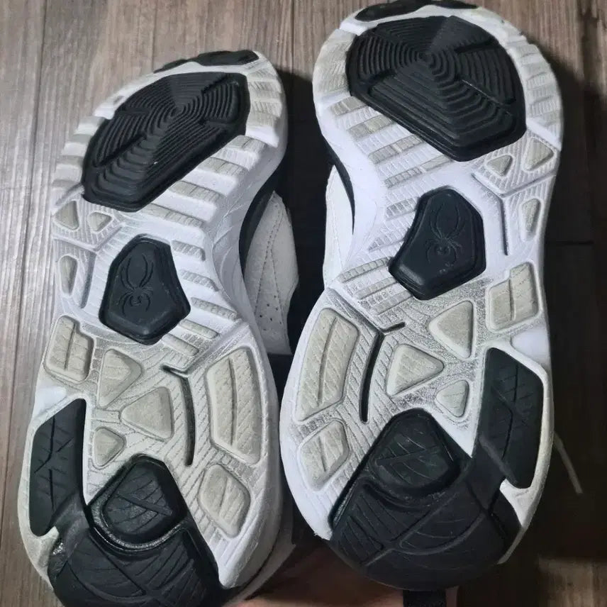 [BUNJANG] Spider Sneakers 250mm / 스파이더 운동화 250mm