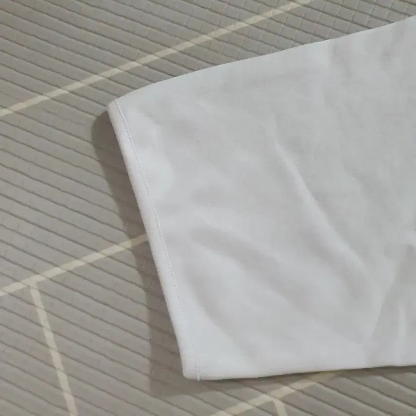 [BUNJANG] White Round Neck T-shirt / .(새상품)흰색 라운드넥 반팔 티셔츠.흰티셔츠