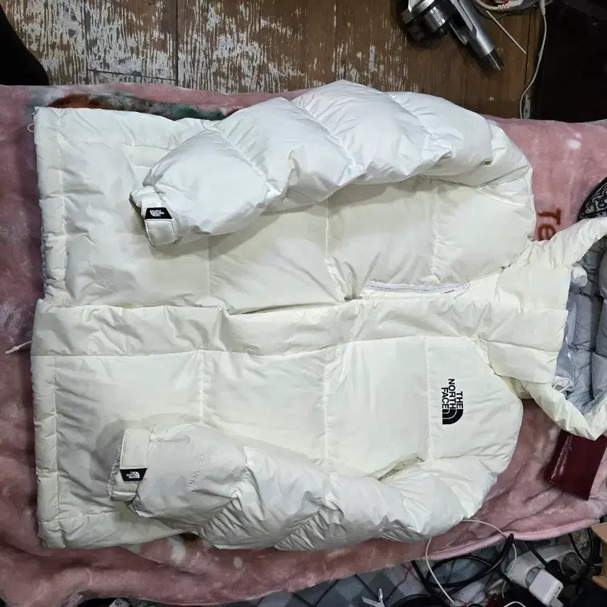 [SOLD OUT] 노스페이스 화이트 숏패딩