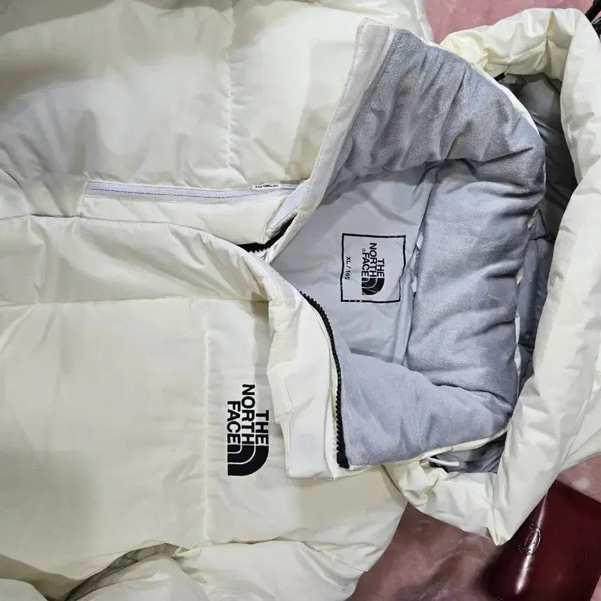 [SOLD OUT] 노스페이스 화이트 숏패딩