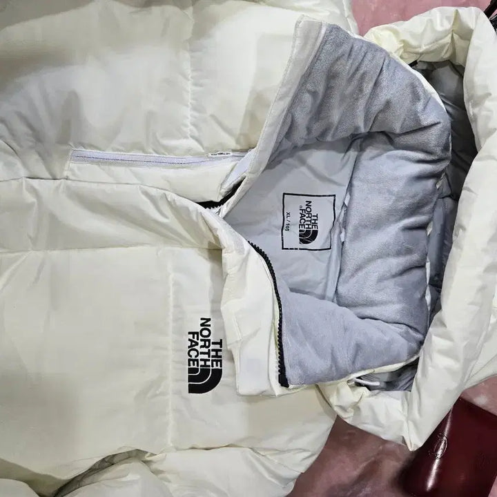[SOLD OUT] 노스페이스 화이트 숏패딩