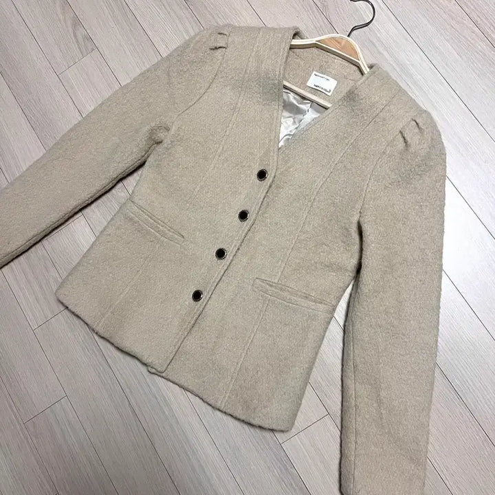 [BUNJANG] Fabric Color-G No-Collar Puff Sleeve Tweed Jacket / 패브릭컬러지 노카라 퍼프 슬리브 자켓 울 알파카 앙고라 부클 트위드베이지