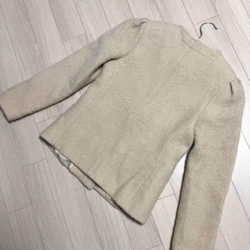 [BUNJANG] Fabric Color-G No-Collar Puff Sleeve Tweed Jacket / 패브릭컬러지 노카라 퍼프 슬리브 자켓 울 알파카 앙고라 부클 트위드베이지