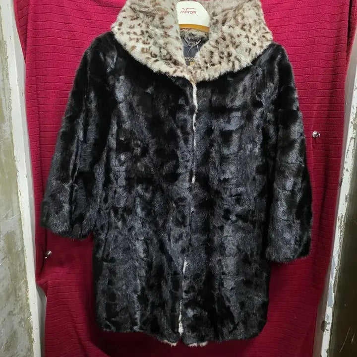 [BUNJANG] Crocodile Lady Mink Fur Coat Leopard Collar / 크러커다일 레이디 블랙 밍크 모피 코트 레오파드 칼라. /5