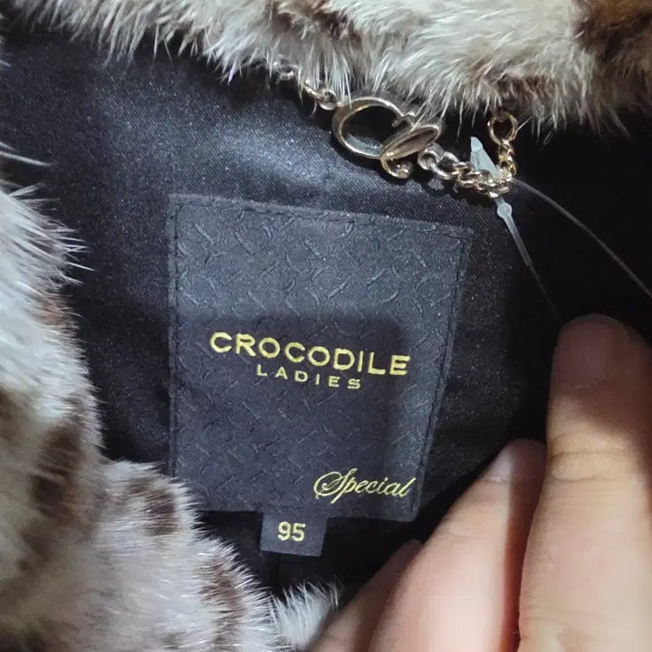 [BUNJANG] Crocodile Lady Mink Fur Coat Leopard Collar / 크러커다일 레이디 블랙 밍크 모피 코트 레오파드 칼라. /5
