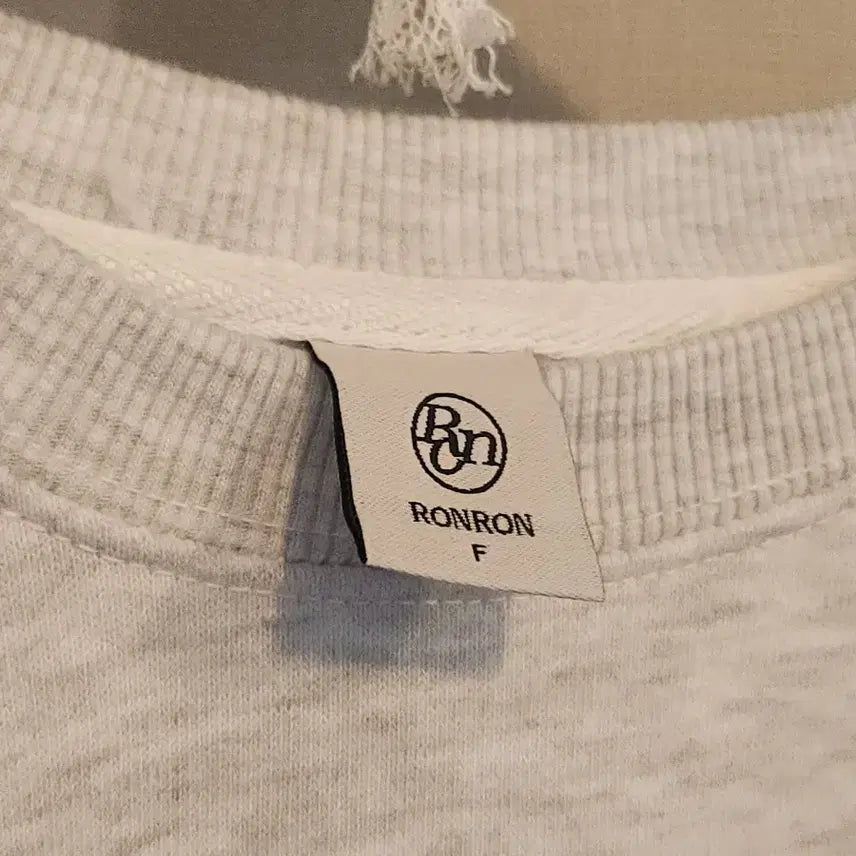 [BUNJANG] RONRON Rosie Raglan Sweatshirt / RONRON 로지 맨투맨