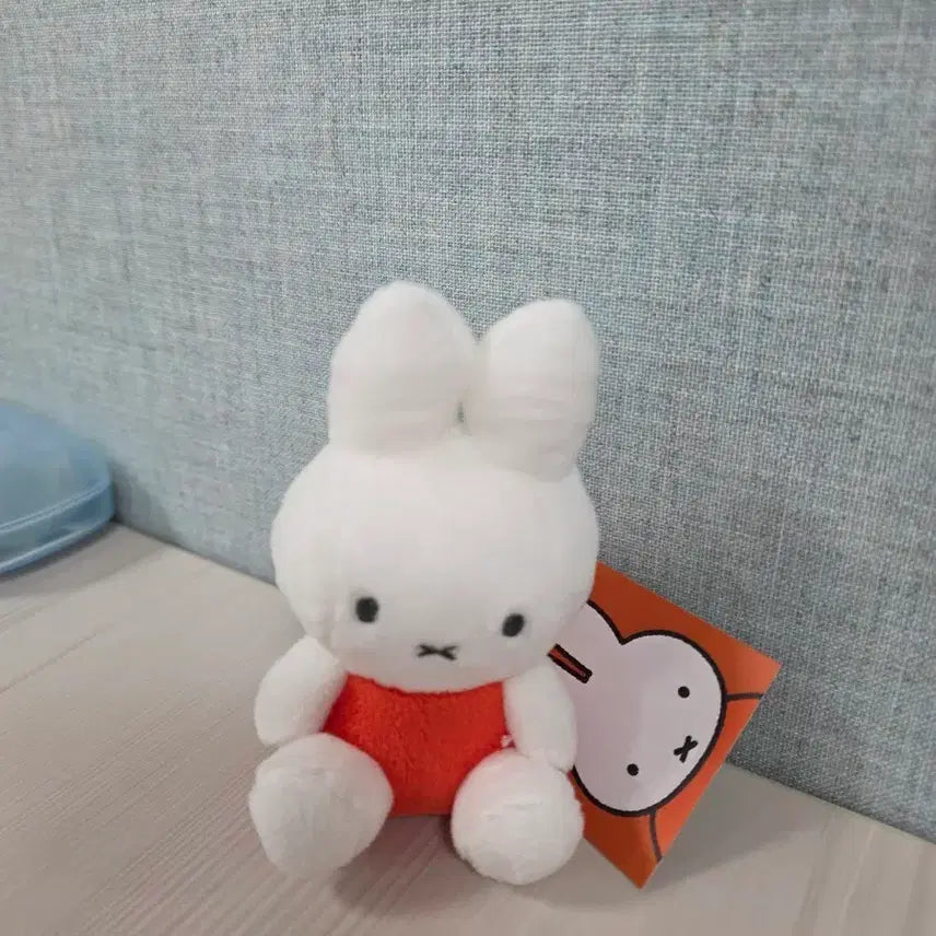 [BUNJANG] Miffy Orange Sitting Plush Keyring / 정품)미피 그린 오렌지 시팅 인형 키링 새상품