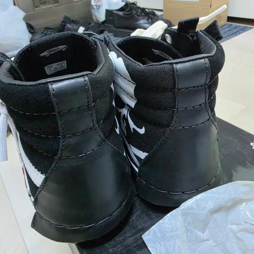 [BUNJANG] Vans Vault SK8-Hi Cap LX Mastermind Sneakers / 반스 볼트 SK8-Hi cap lx mastermind 260