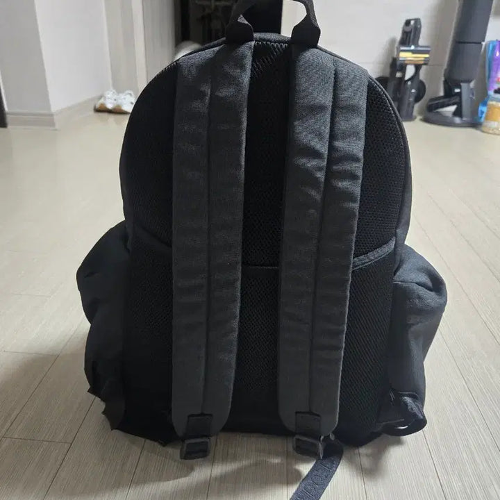 [SOLD OUT] 내셔널지오그래픽 블랙 백팩 가방