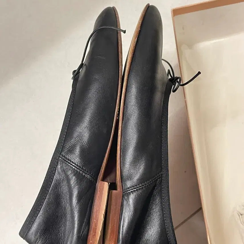 [SOLD OUT] 만수르가브리엘 램 발레리나 플랫 (37/240)