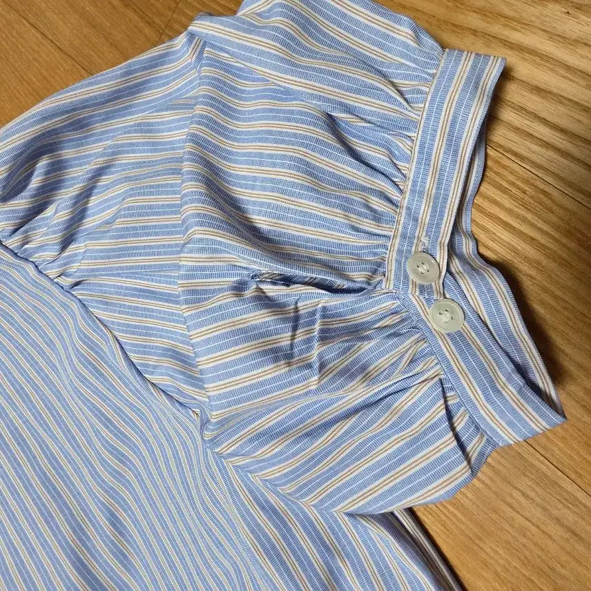 [BUNJANG] Benes Atelier Stripe Puff Blouse / 베네스 아틀리에 스트라이프 퍼프 블라우스