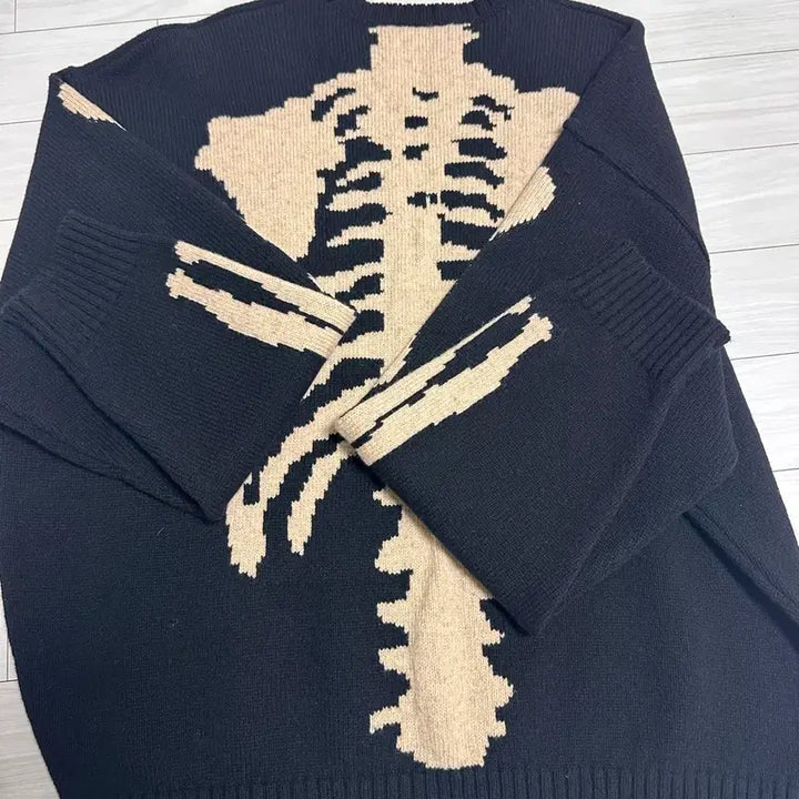 [BUNJANG] Capital Bone Knit / 캐피탈 본 니트