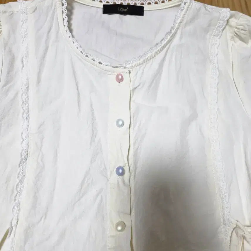 [BUNJANG] LeShop Ivory Puff Sleeve Blouse / 르샵 블라우스 아이보리 퍼프 반팔 끈 장식