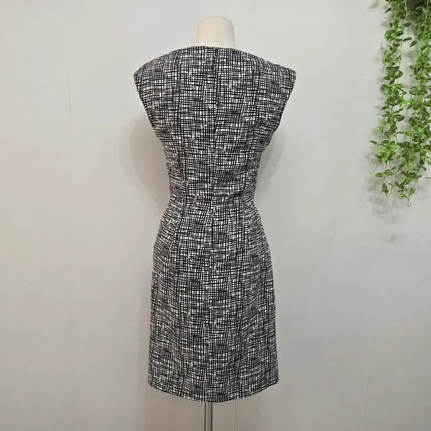 [BUNJANG] MojoSphin Sleeveless Dress / 모조에스핀 민소매 원피스