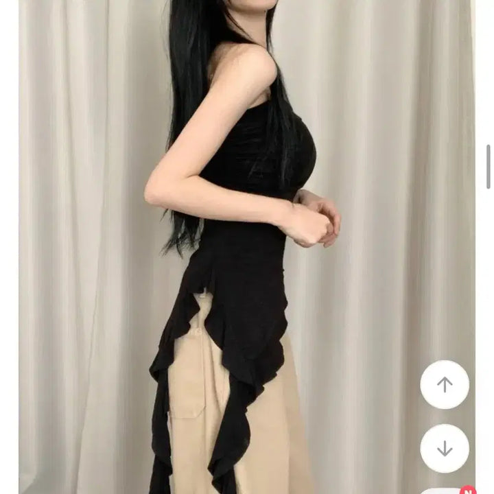 [BUNJANG] Unbalanced Frill Crop Bustier Top / (새상품) 언발란스 사선 프릴 크롭 밴딩 탑 뷔스티에 민소매 나시