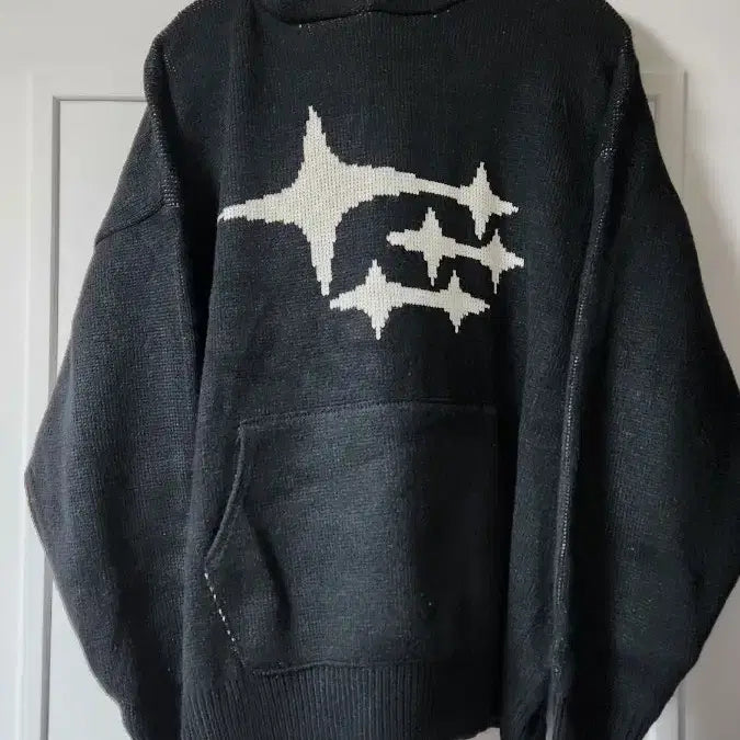 [BUNJANG] Unisex Star Pattern Knit Hoodie - Black / 남녀공용 별 패턴 니트 후드티 블랙 새상품