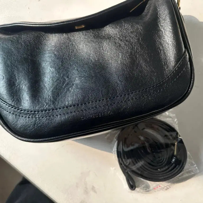 [BUNJANG] CAHRESHE Black Leather Crossbody Bag / CAHRESHE 블랙 레더 크로스백 + 스트랩