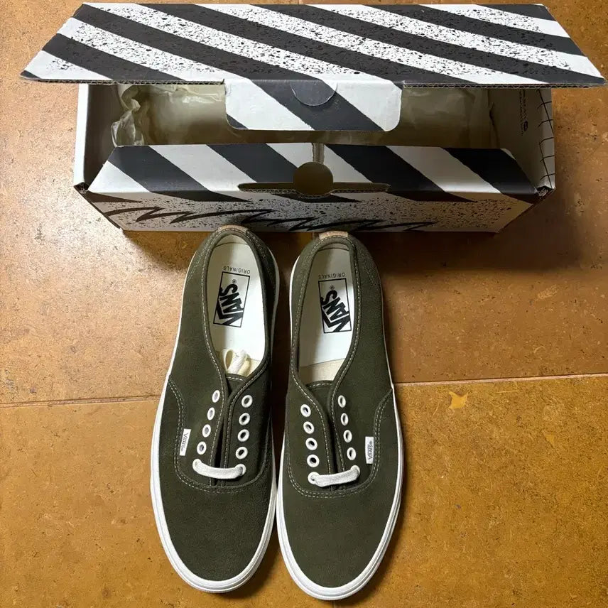 [BUNJANG] Vans Vault Authentic Olive Suede Sneakers / 290 반스 볼트 어센틱 스웨이드 올리브/카키