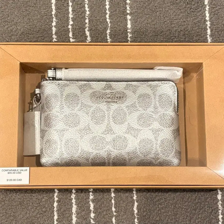 [BUNJANG] Coach Signature Canvas Zip Wallet / 코치 시그니처 캔버스 집 월렛 실버