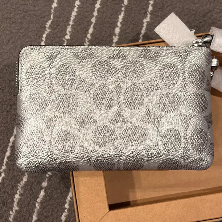 [BUNJANG] Coach Signature Canvas Zip Wallet / 코치 시그니처 캔버스 집 월렛 실버