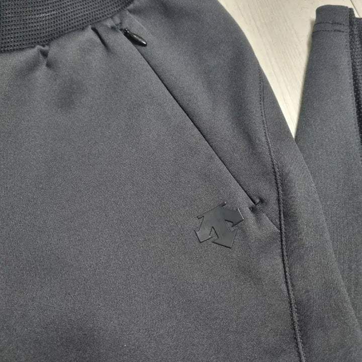[BUNJANG] Descente Training Pants (New) / 데상트바지/트레이닝바지/데상트 (새상품)