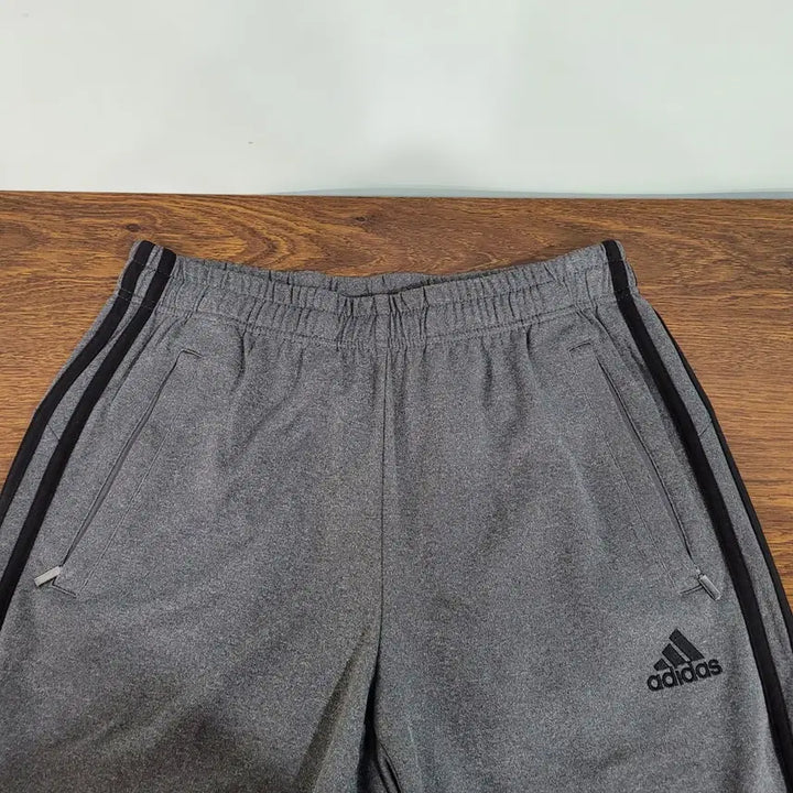 [BUNJANG] Adidas Three-Stripe 7/10 Training Shorts 95 / 아디다스 삼선 7부 트레이닝 반바지 95