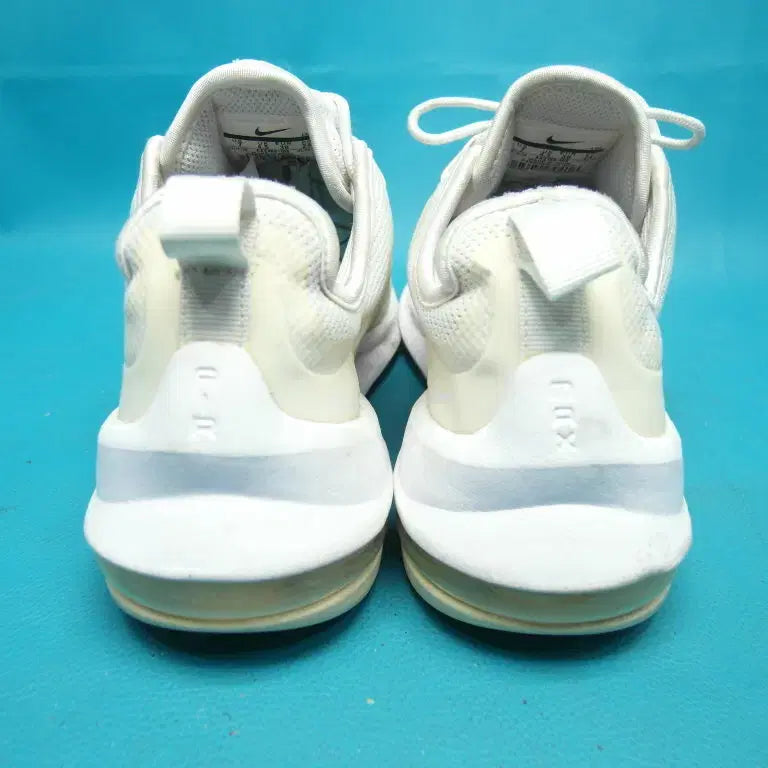 [SOLD OUT] 240/sb0-768/나이키 에어맥스 엑시스 운동화/구제특별시