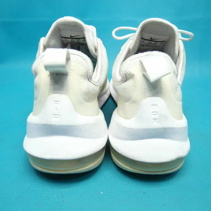 [SOLD OUT] 240/sb0-768/나이키 에어맥스 엑시스 운동화/구제특별시