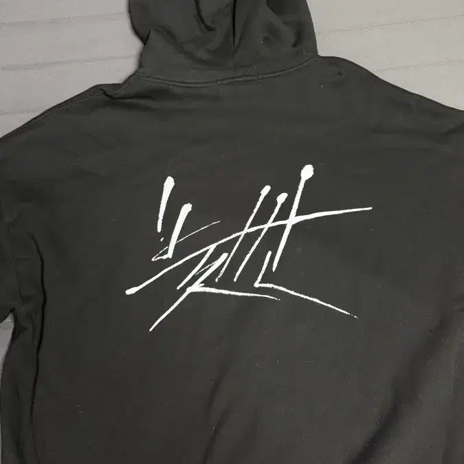[BUNJANG] Jung Sang Soo X ROKX Collaboration Hoodie Black / 정상수 롸킥스 콜라보 굿즈 후드티 블랙 판매합니다.