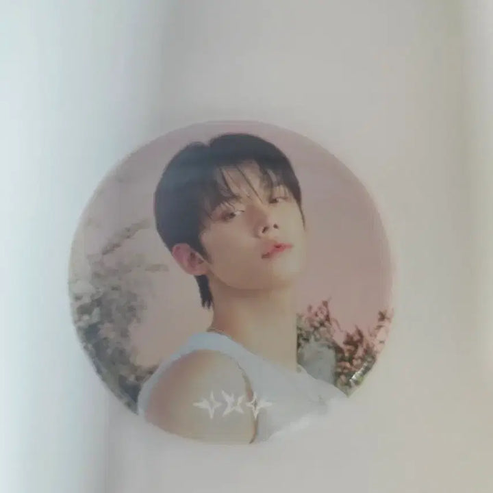 [BUNJANG] TXT Yeonjun Japan Random Badge Limited Goods / 투바투연준 일본랜덤뱃지 한정굿즈 txt 투모로우바이투게더