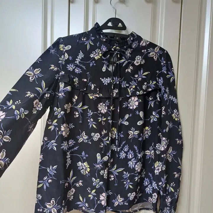 [BUNJANG] Renny Ron Silk Floral Blouse / 레니본 실크 블라우스,플라워 블라우스 S