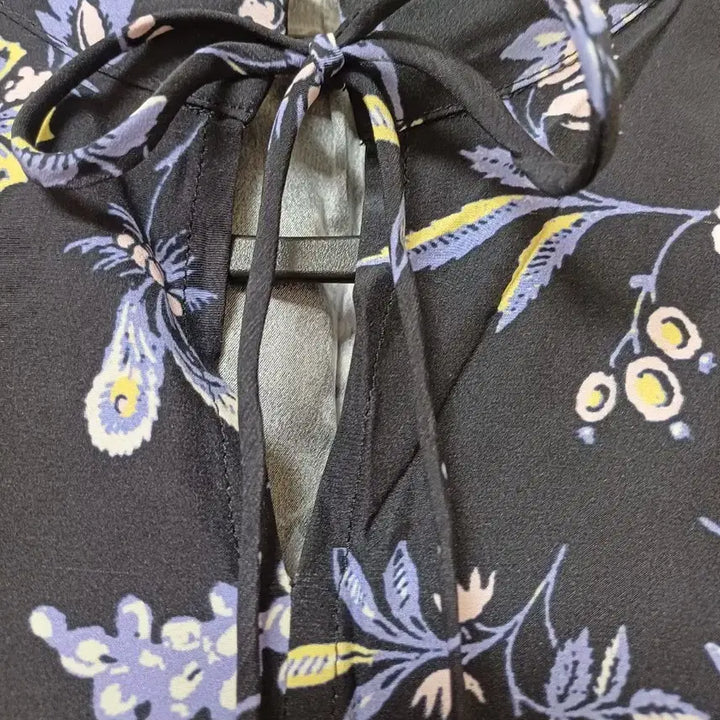 [BUNJANG] Renny Ron Silk Floral Blouse / 레니본 실크 블라우스,플라워 블라우스 S