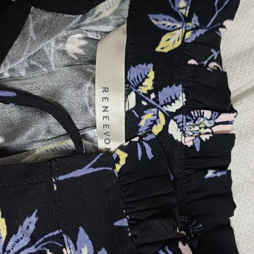[BUNJANG] Renny Ron Silk Floral Blouse / 레니본 실크 블라우스,플라워 블라우스 S