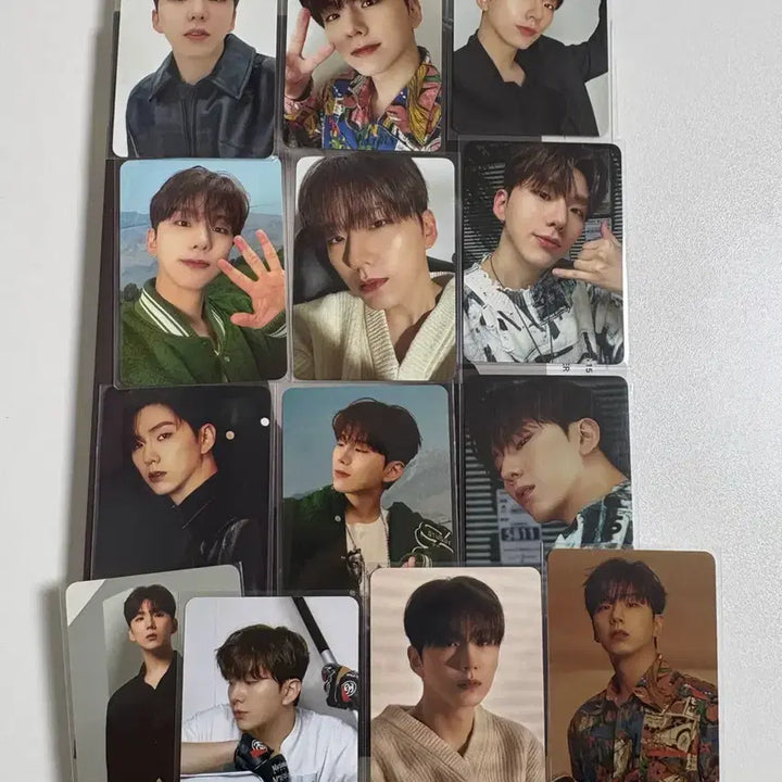 [BUNJANG] MONSTA X Kihyun November Moment Photobook Bundle Set / 몬스타엑스 기현 11월을담은순간 포토북,포카 13장,엽서 두 장 일괄양도