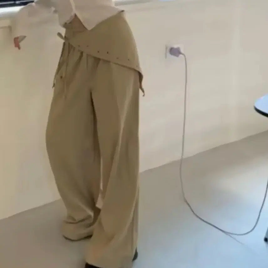 [BUNJANG] 베이지색 와이드 밴딩 랩 스타일 팬츠 / 데일리 캐주얼 빈티지 모리걸 y / 베이지색 와이드 밴딩 랩 스타일 팬츠 / 데일리 캐주얼 빈티지 모리걸 y