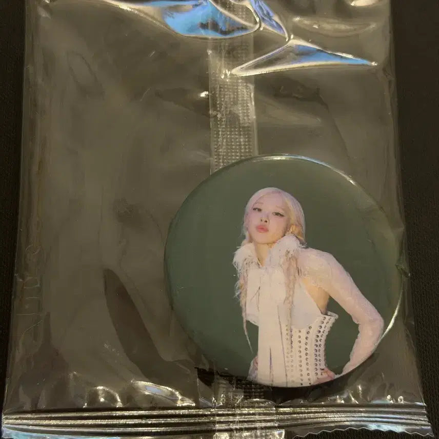 [BUNJANG] Soundwave Rosé Portrait Hand Mirror (Sealed) / Only SOUNDWAVE 블랙핑크 로제 초상 손거울 미개봉