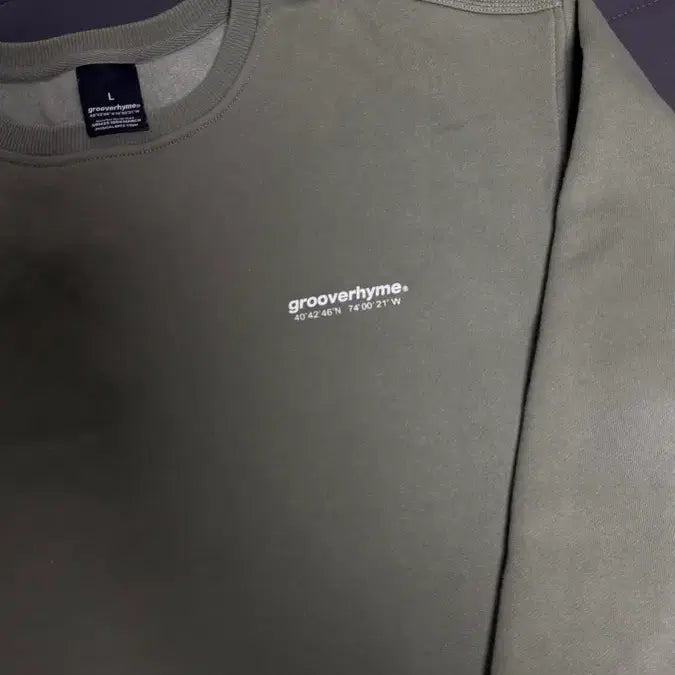 [BUNJANG] Grooverhyme Olive Green Logo Sweatshirt / 그루브라임 맨투맨 L 올리브 판매합니다.