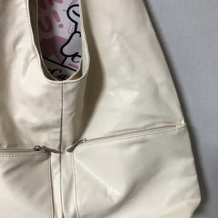 [BUNJANG] Ivory Leather Two-Way Shoulder Bag / 새상품 아이보리 레더 가죽 보부상 투웨이 숄더백