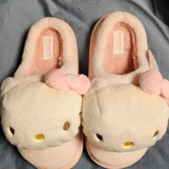 [SOLD OUT] 헬로키티 털 실내화 핑크