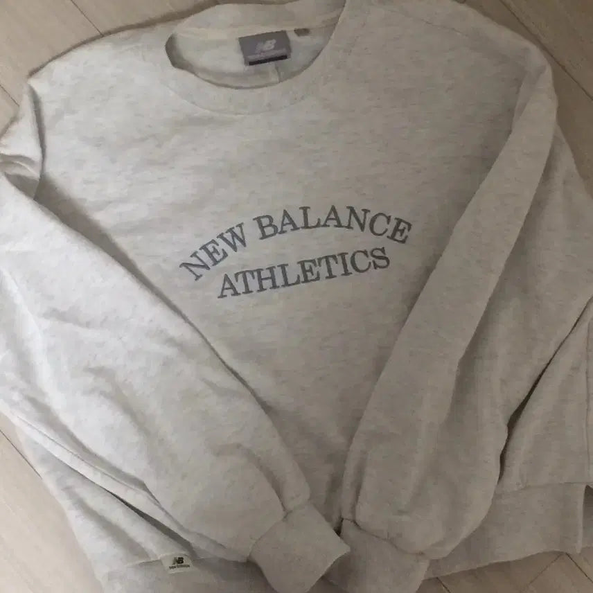[SOLD OUT] 뉴발란스 맨투맨