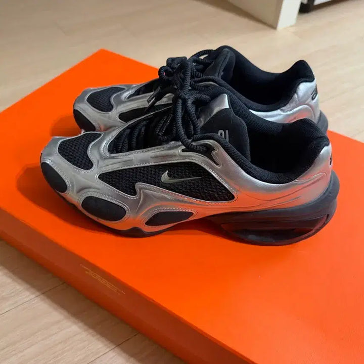 [BUNJANG] Nike Air Max Muse Black &amp; Metallic Silver / 나이키 에어맥스 뮤즈 블랙 앤 메탈릭 실버