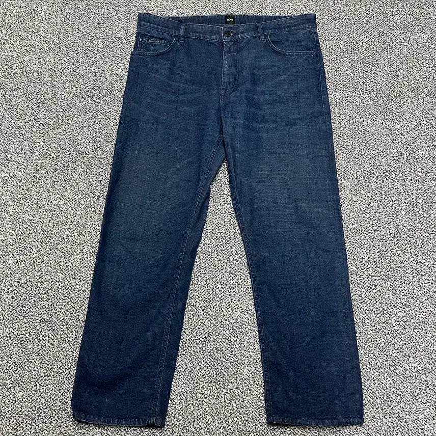 [SOLD OUT] 휴고보스 데님 백로고 청바지