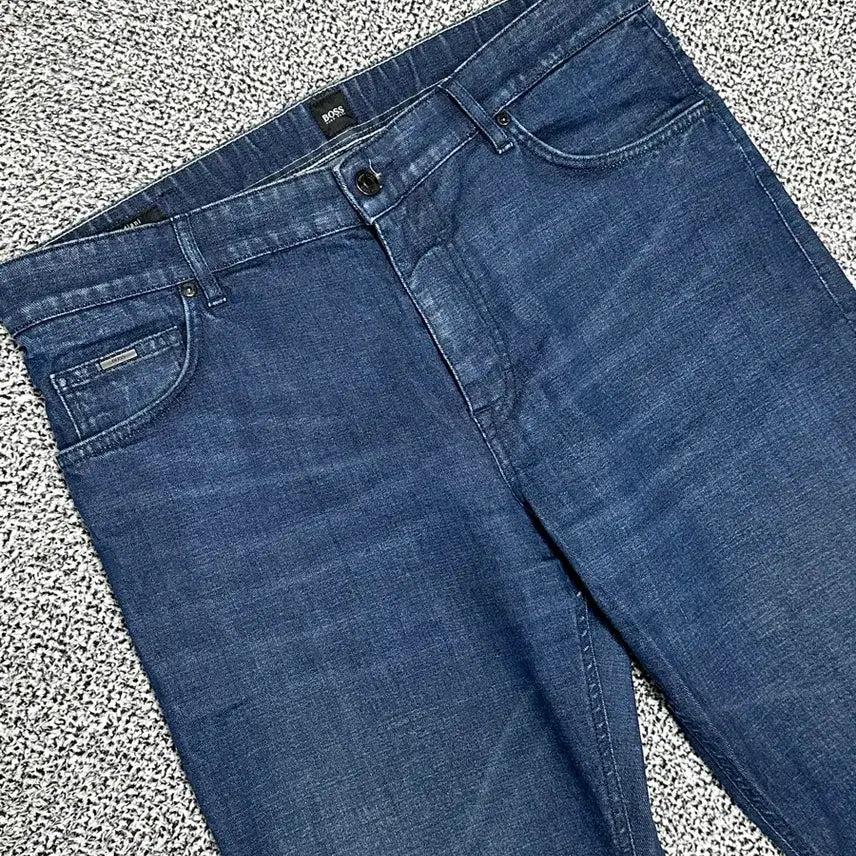 [SOLD OUT] 휴고보스 데님 백로고 청바지