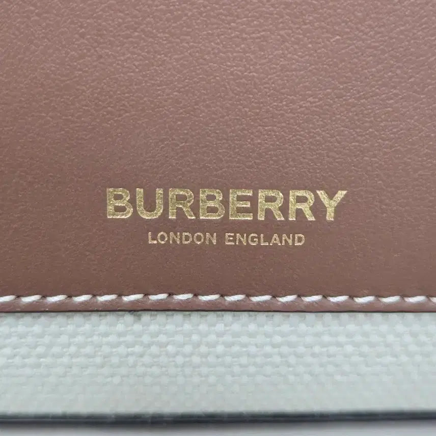 [BUNJANG] Burberry Micro Two-Tone Pocket Crossbody Bag / 버버리 마이크로 투톤 포켓 크로스백