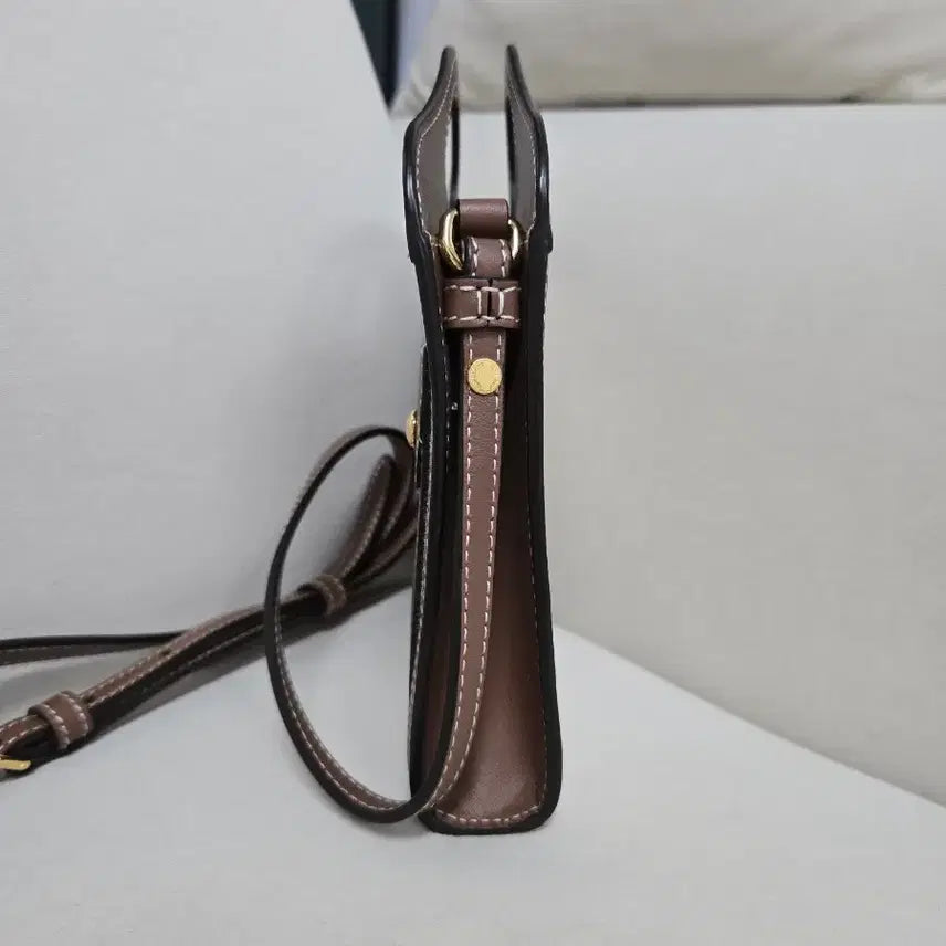 [BUNJANG] Burberry Micro Two-Tone Pocket Crossbody Bag / 버버리 마이크로 투톤 포켓 크로스백