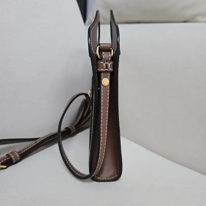 [BUNJANG] Burberry Micro Two-Tone Pocket Crossbody Bag / 버버리 마이크로 투톤 포켓 크로스백