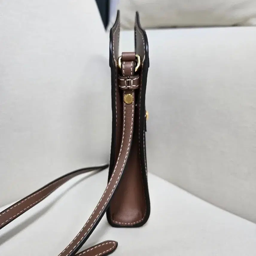 [BUNJANG] Burberry Micro Two-Tone Pocket Crossbody Bag / 버버리 마이크로 투톤 포켓 크로스백