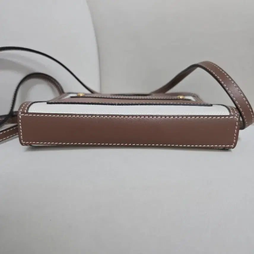 [BUNJANG] Burberry Micro Two-Tone Pocket Crossbody Bag / 버버리 마이크로 투톤 포켓 크로스백